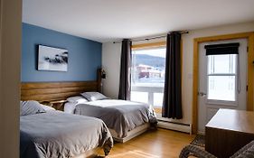 Auberge De Jeunesse Le Camp De Base